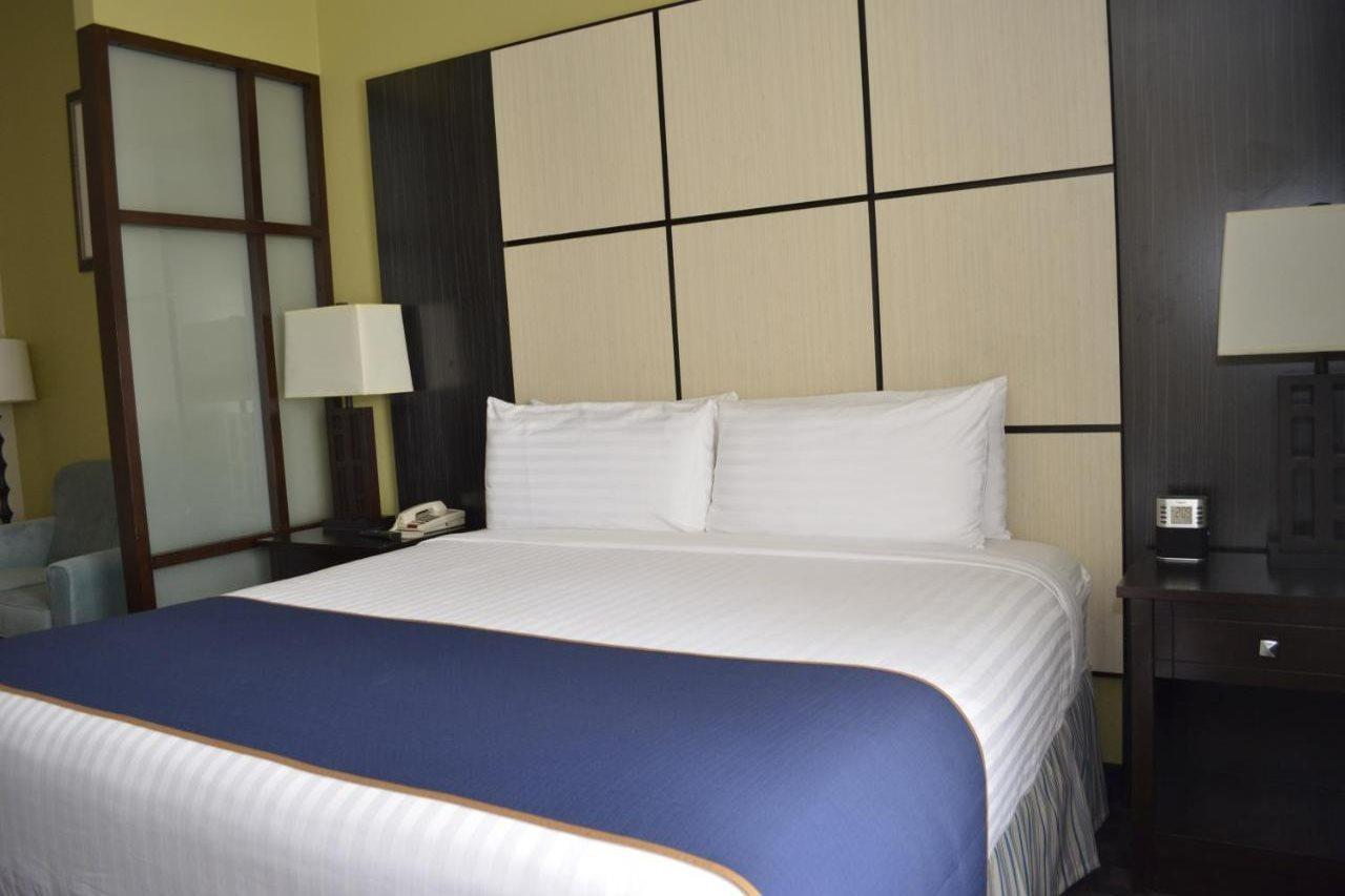Super 8 By Wyndham Irving/Dfw Apt/North Ruang foto