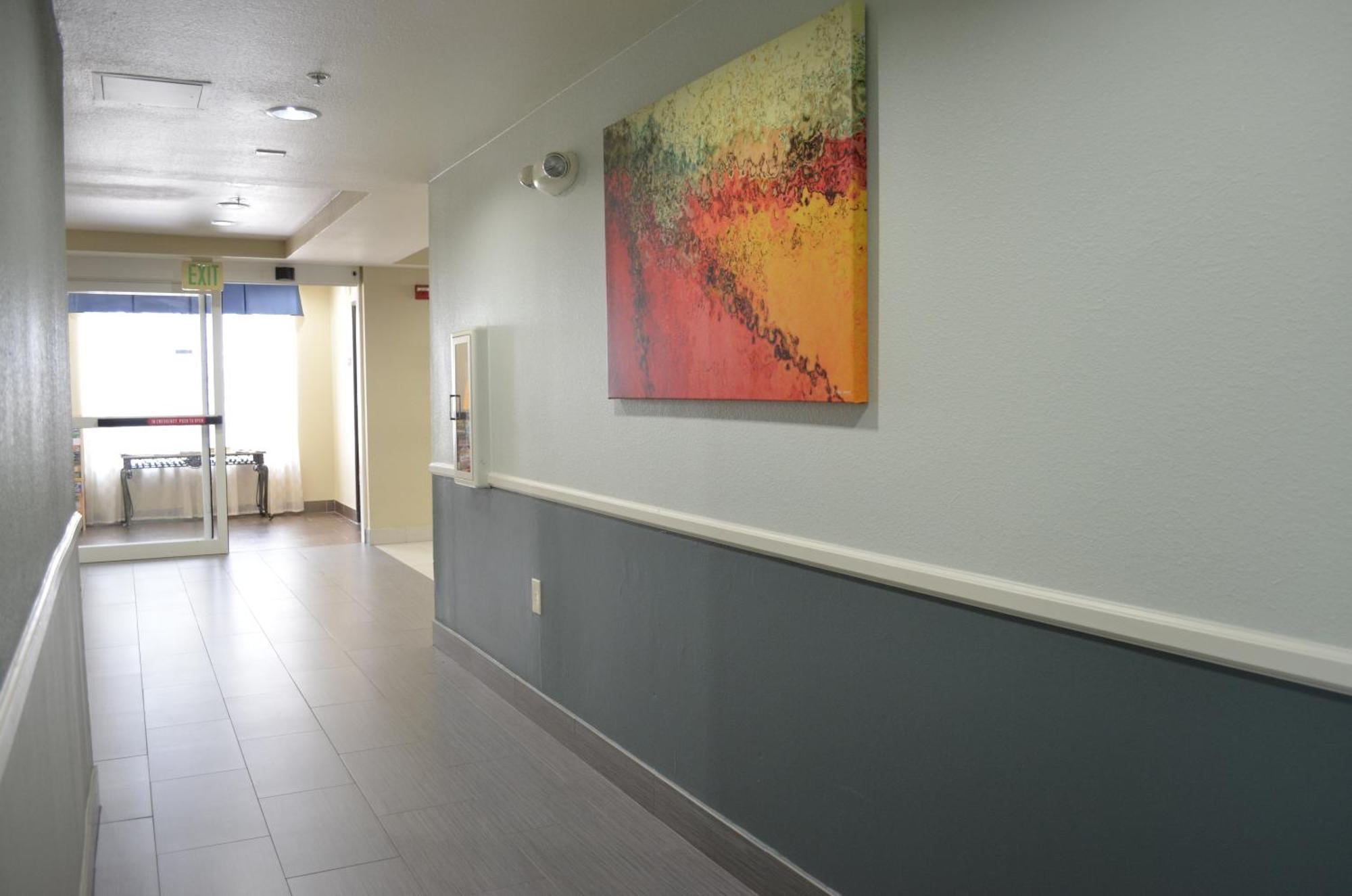 Super 8 By Wyndham Irving/Dfw Apt/North Bagian luar foto