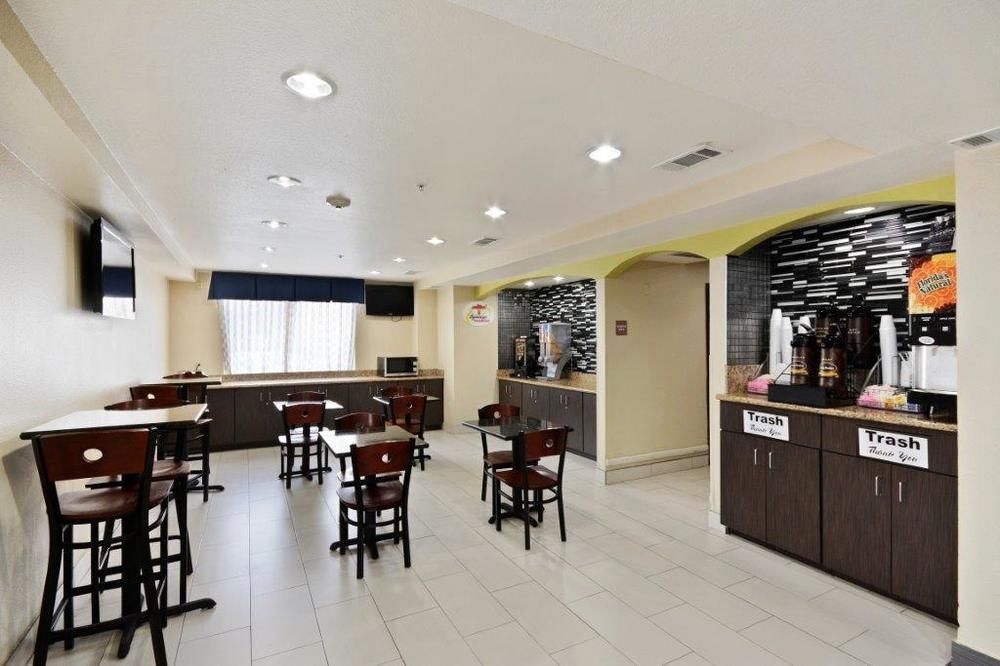 Super 8 By Wyndham Irving/Dfw Apt/North Bagian luar foto