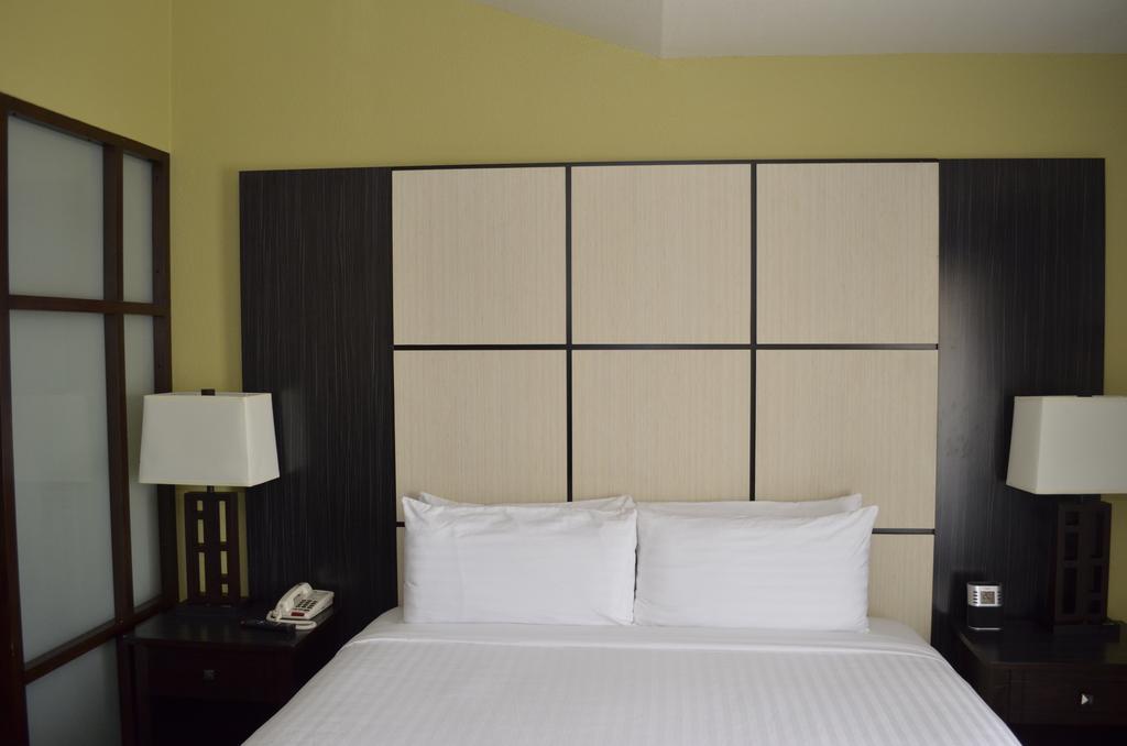 Super 8 By Wyndham Irving/Dfw Apt/North Bagian luar foto